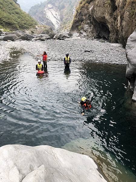 橫渡山熊潭