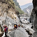 進入山熊潭狹谷