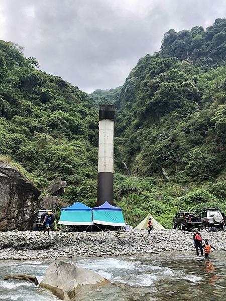 摩里沙卡洞穴溫泉遺址之一：引水道橋墩