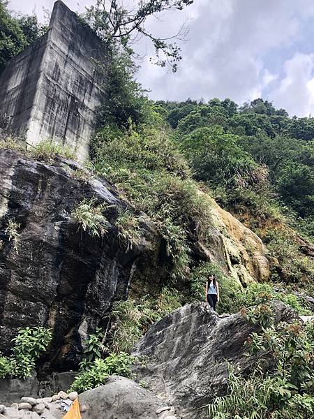 摩里沙卡洞穴溫泉遺址之二：水壩