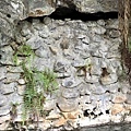 摩里沙卡洞穴溫泉砌石牆