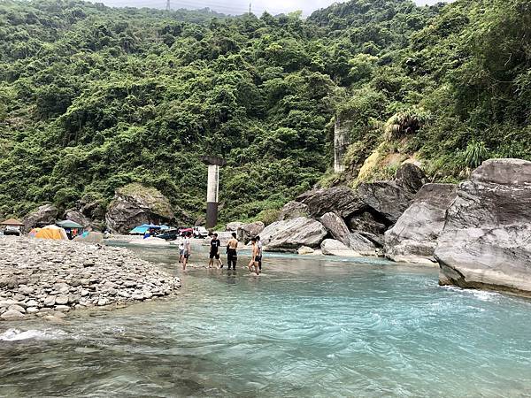摩里沙卡洞穴溫泉溪畔