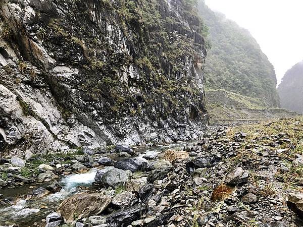 恰堪溪狹谷河道大理石岩壁