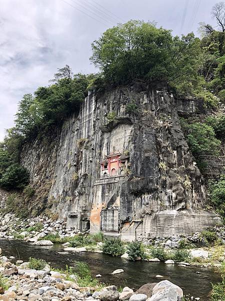 抵達「吊橋牌樓遺址」