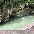 俯瞰草山溪峽谷水道