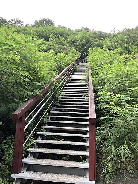 卡悠峰瀑布景觀步道鐵梯