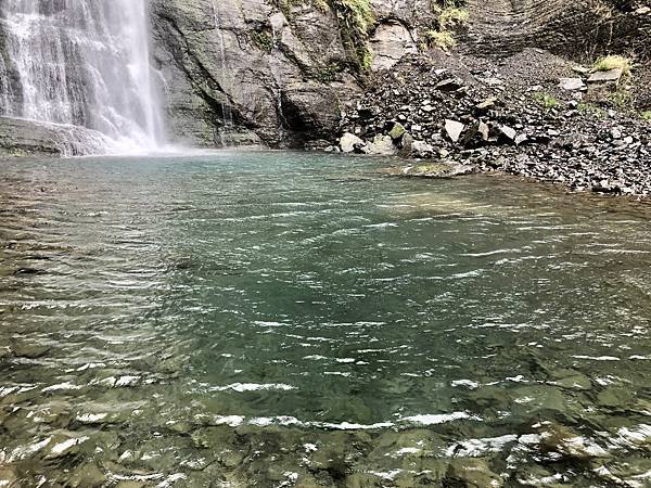 卡悠峰瀑布水潭