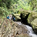 往左支流地景：狹水道