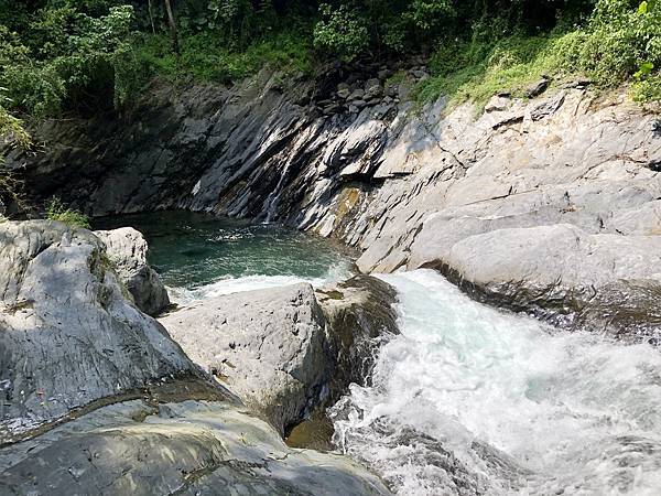 瀑布圍谷上層水落