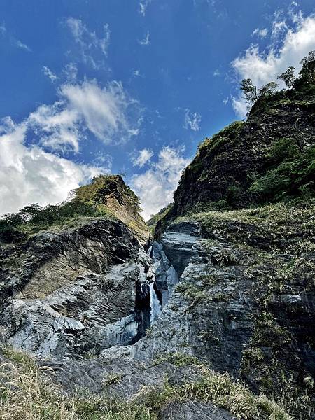 瀑前岩台看陰陽瀑布之陰瀑