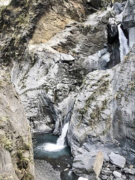 「陰陽瀑布之陰瀑」下層水落與水潭