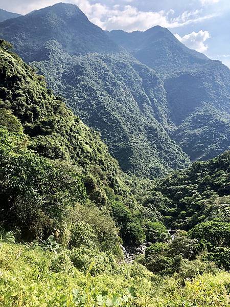 萬安北溪望日湯真山方向