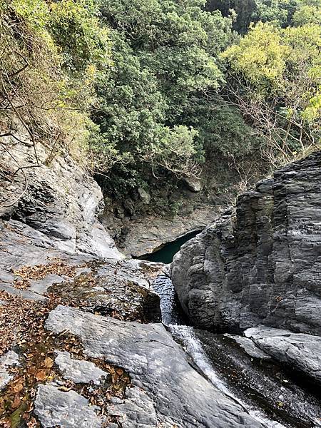 抵達海神瀑布頂