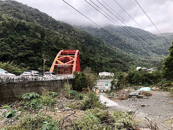 金崙溫泉虹橋下切入口