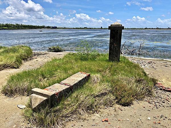 疑似圍牆大門立柱遺跡