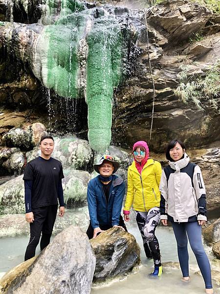 十坑野溪溫泉「哈根大支」朝聖 十坑野溪溫泉「哈根大支」朝聖