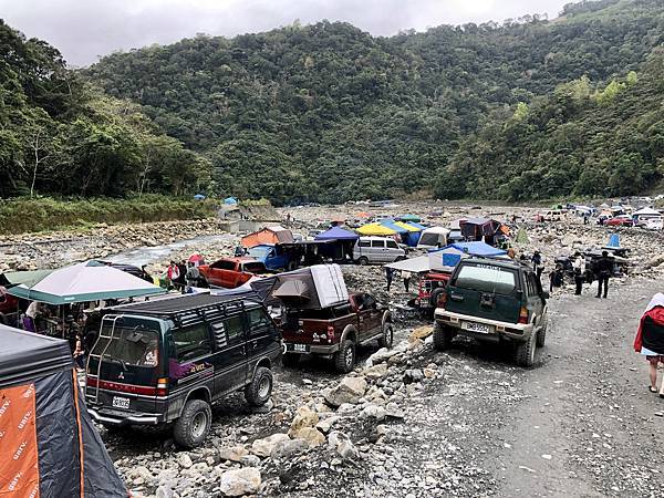 芃芃露營區車露盛況