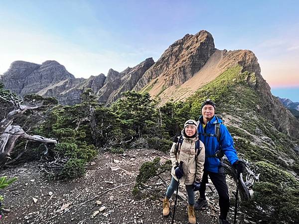 Mt.JADE防水風衣玉山主峰北壁合影