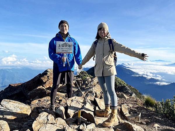 Mt.JADE防水風衣登頂玉山北峰合影