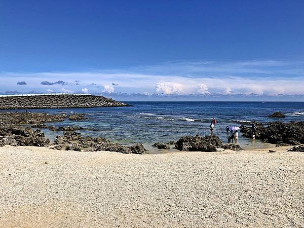 「小巴里島岩」海灣沙灘