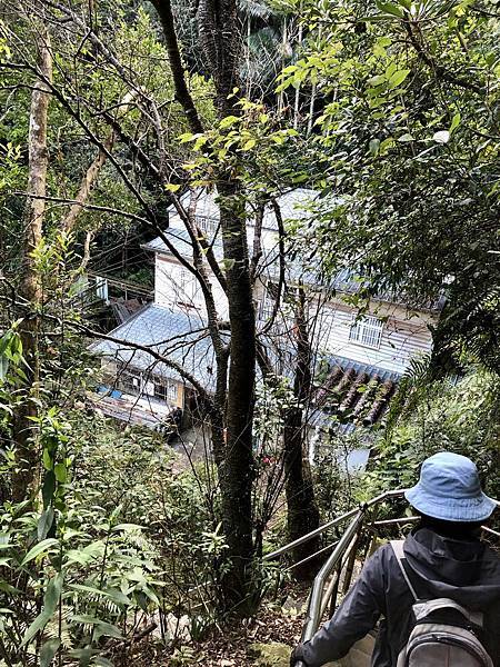 下山路途經天王廟