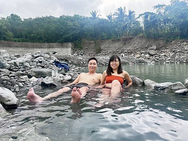 金崙野溪溫泉大爆發