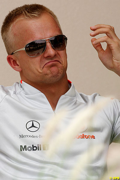 Heikki Kovalainen Bahrain 0423.jpg