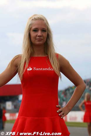 Silverstone 2009 pitbabe (22).jpg