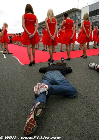 Silverstone 2009 pitbabe (50).jpg