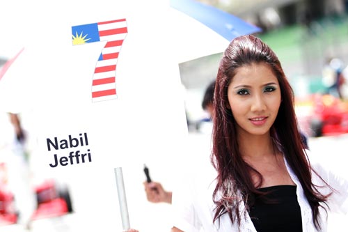 Malaysian grid girl on grand prix Sunday3.jpg