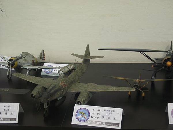 1_32 Me-262B.jpg