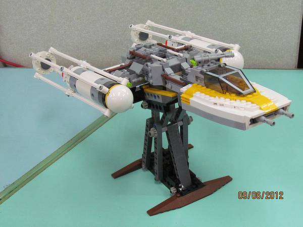 9495 Gold Leader's Y-wing Starfighter