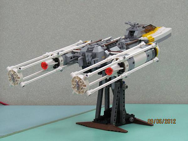 9495 Gold Leader's Y-wing Starfighter