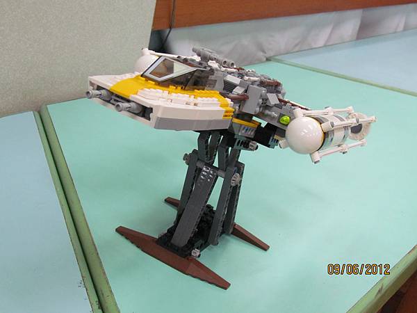 9495 Gold Leader's Y-wing Starfighter