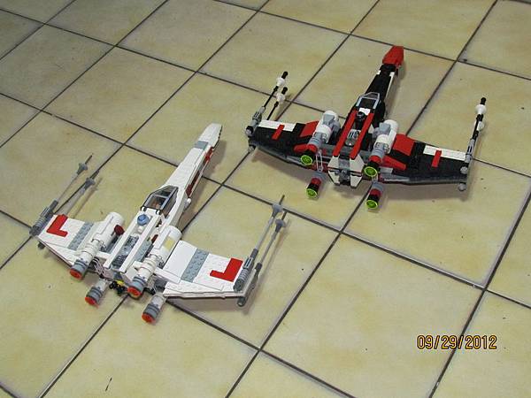 LEGO 9493 X-WING black version & original