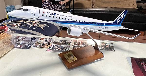 三菱航空機　MRJ 1:100 模型 頑張れ！MRJ】 1/100 Mitsubishi MRJ90(MRJ200) （三菱航空機MRJ