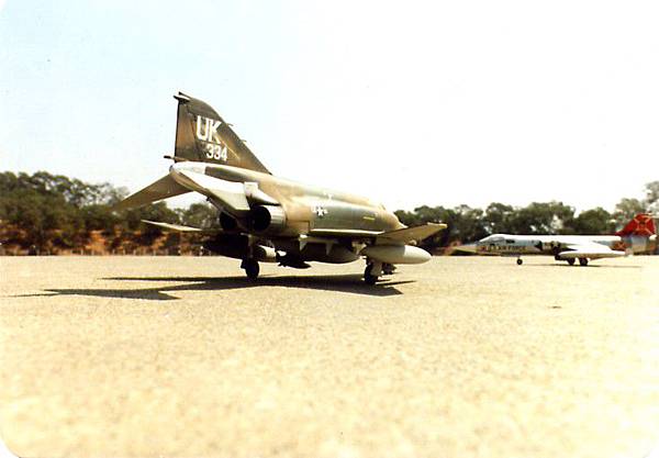 1-32 F-4E.jpg