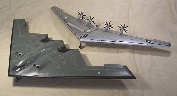 1/72 B-2 & XB-35