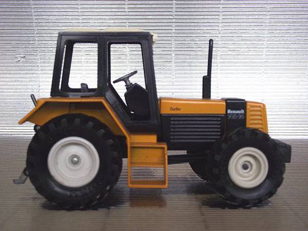 Siku RENAULT farm tracker_03