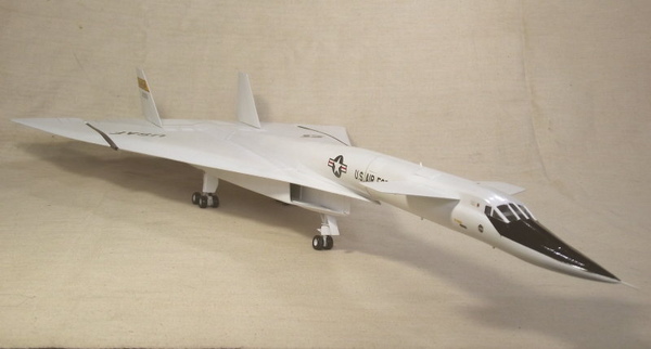 1/72 Ertl B-70 _2