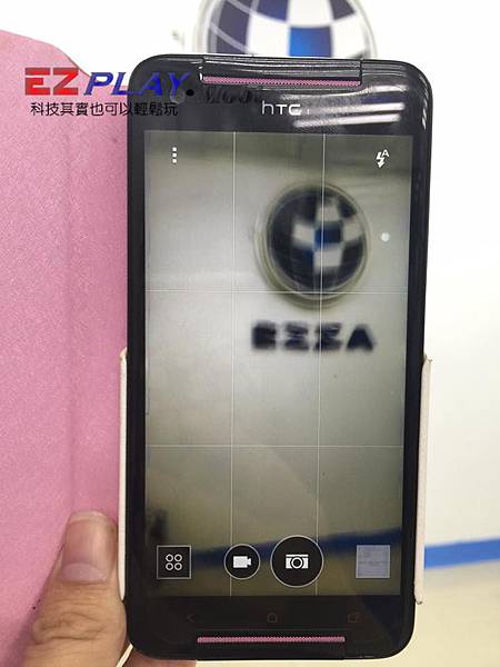 HTC 蝴蝶s (901e)照相無法對焦、有抖動聲