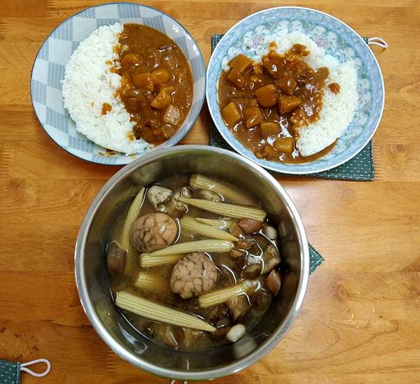 牛肉咖哩飯 雞蛋玉米筍茄子味噌湯.jpg