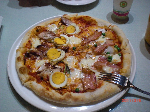 CIMG5467雙拼 照燒雞肉比薩 Teriyaki Chicken Pizza +培根比薩 Bacon & Mashed Potato Pizza.JPG