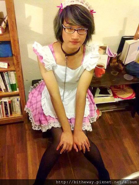 Lisa小女僕害羞亮相！！