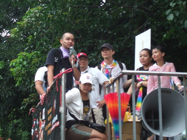 登上綠色宣傳車！