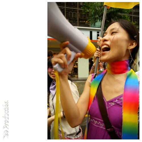 走出櫃中櫃－－