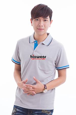 亮格排汗布領片及袖口羅紋配色-灰男生.jpg 亮格排汗布領片及袖口羅紋配色-灰男生.jpg