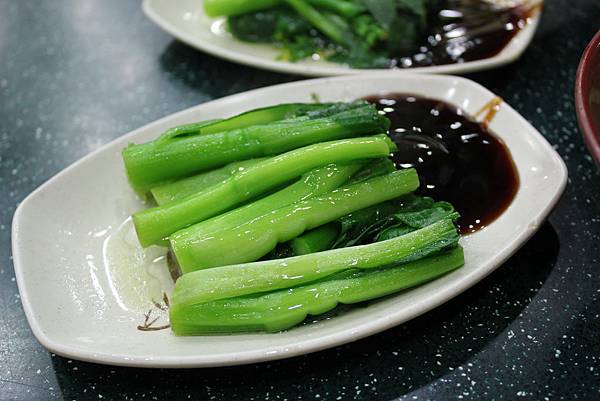 11應該是太餓了連油菜都好吃阿