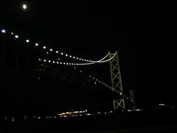 晚上的明石大橋