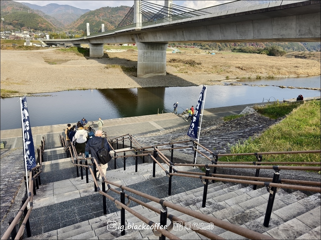 《KKDAY》【京都．嵐山】保津川遊船．體驗激流的刺激、秋天